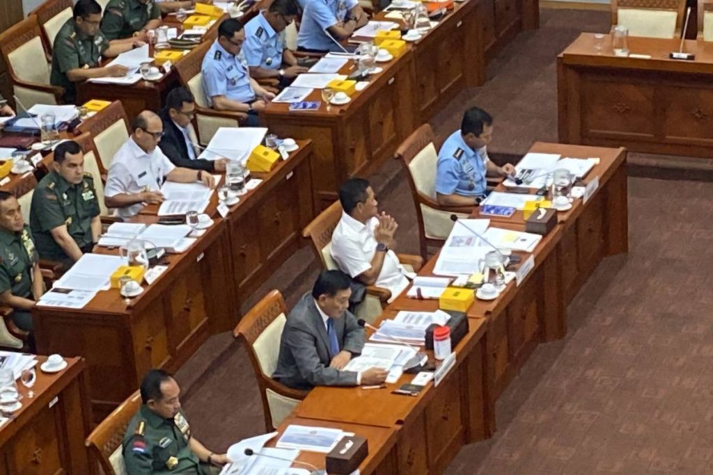 Rapat Kerja Perdana Komisi I DPR dengan Menhan Sjafrie Sjamsoeddin dan Panglima TNI Agus Subiyanto: Fokus pada Netralitas TNI dan Pengamanan Pilkada 2024