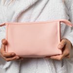 Pouch: Sang Kecil Serbaguna yang Senantiasa Dibawa ke Mana- Mana