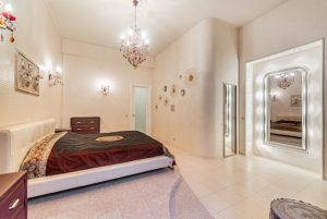 Cermin di kamar
