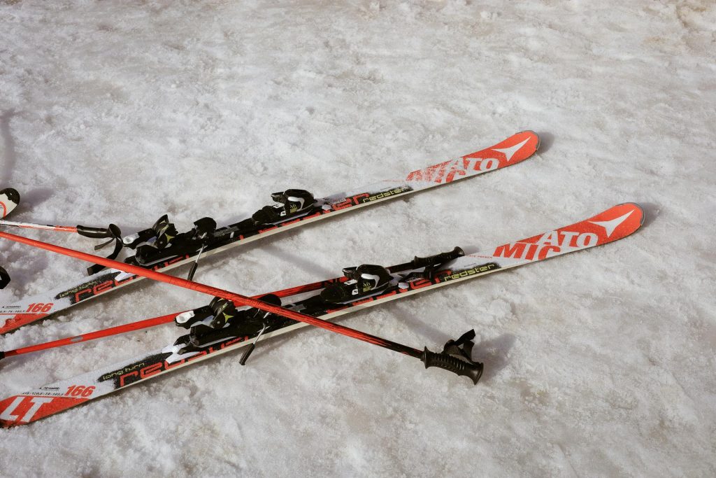 Peralatan ski