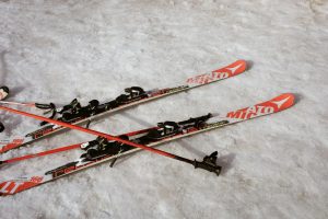 Peralatan ski